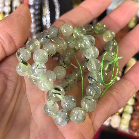 259A. 8mm Chinese Jade Bracelet Made On Maui - Picture 4 of 6